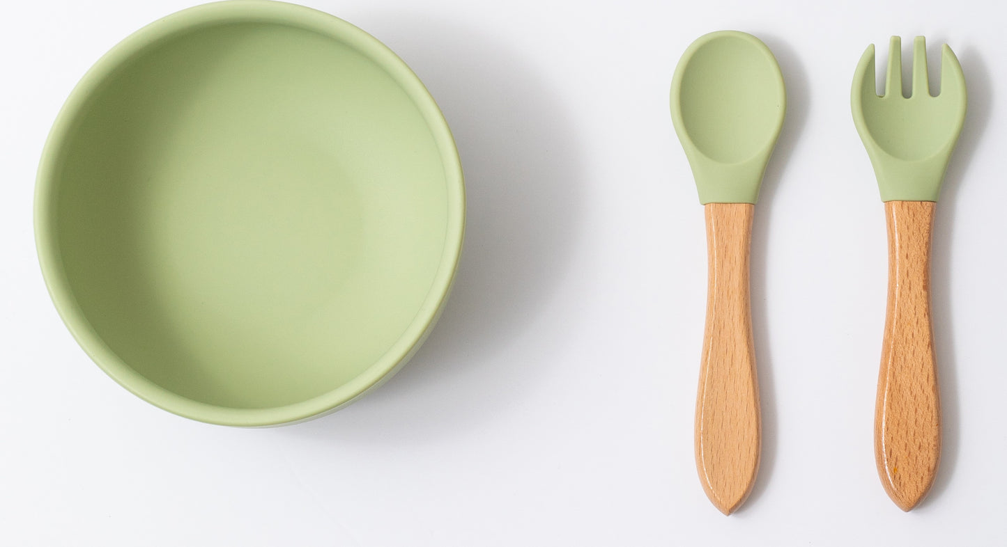 silicon round bowl spoon and fork in green color for babies